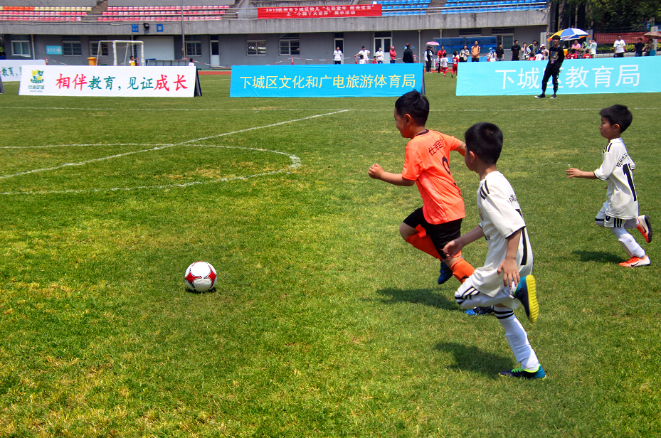 2023济南校园足球踢出优异“上半场”，历城二中女足即将为国出征